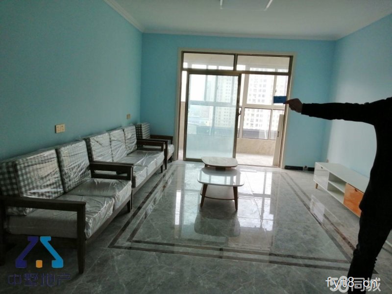 花千树一期边套洋房,20万装修,基本没住人,用钱急售,可按揭